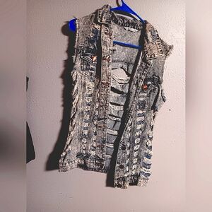 VIP RIPPED DENIEM JACKET *Exclusive*